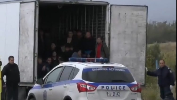 Yunanistan’da durdurulan soğutmalı tırdan 41 mülteci çıktı