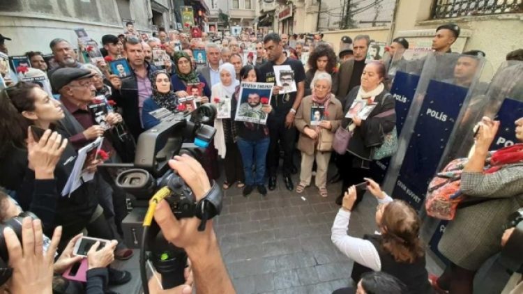 Cumartesi Anneleri’ne: Mücadeleniz tüm dünyaya ilham veriyor