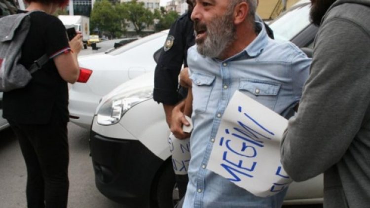 Bu ne acele! Daha pankart açacaktık