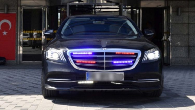 AKP’li milletvekili, vekil araçlarına çakar lamba için kanun teklifi verdi