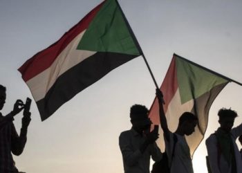 Sudan’da Ömer el Beşir döneminde ihraç edilen 500 bini aşkın kamu görevlisine dönüş yolu açıldı