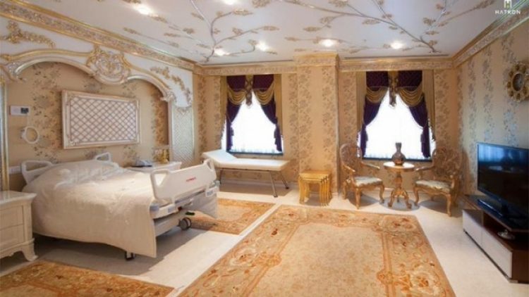 Menzil Şeyhinin altın varaklı hastane odası pes dedirtti