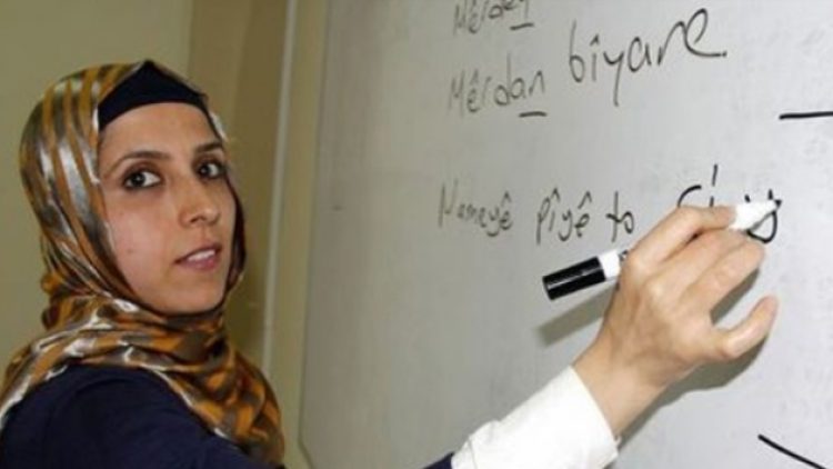 İBB’de Kürtçe açılımı: Dil bilen eğitmen aranıyor