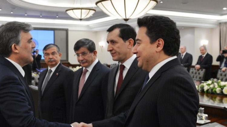 AKP’de ‘Babacan ve Davutoğlu fos çıktı’ sohbetleri