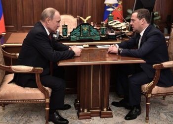 Rusya’da Medvedev hükumeti istifa etti