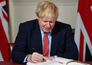 İngiltere Başbakanı Boris Johnson Brexit anlaşmasına imzayı attı