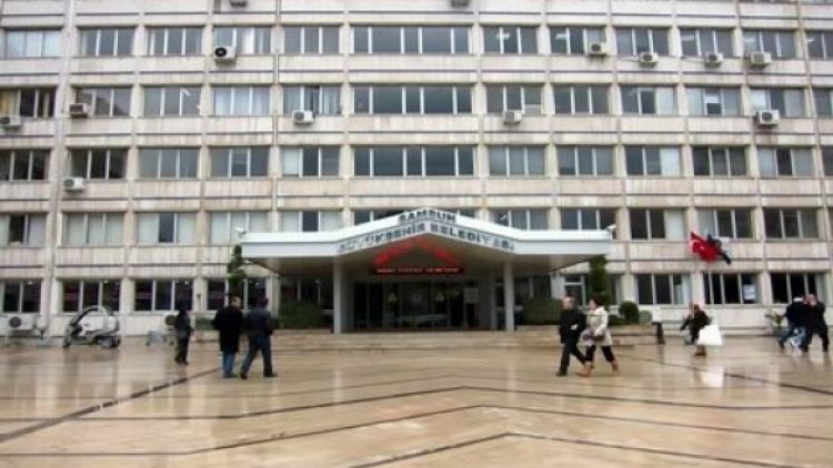 AKP’li belediyenin kapısına icra memurları dayandı