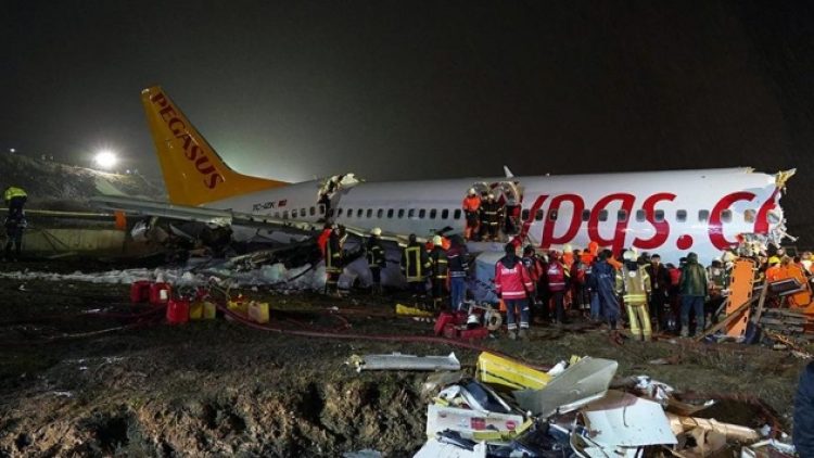 Kaptan pilot AKP’yi eleştirince CNN Türk bağlantıyı kesti