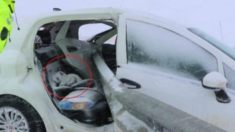 Tipide yoldan çıkan otomobil minik Elifnaz’a mezar oldu