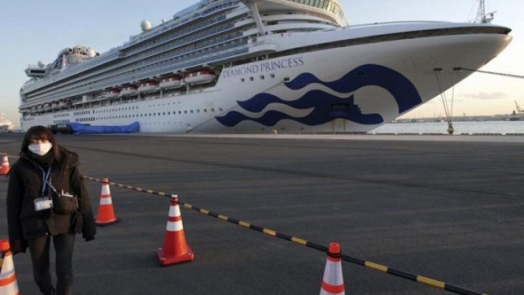 Japonya’da karantina altında tutulan gemideki ABD’liler ülkelerine dönüyor