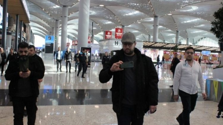 ‘Ülkemize gelmeyin’ bildirisi dağıtıyordu: Sınır dışı edildi