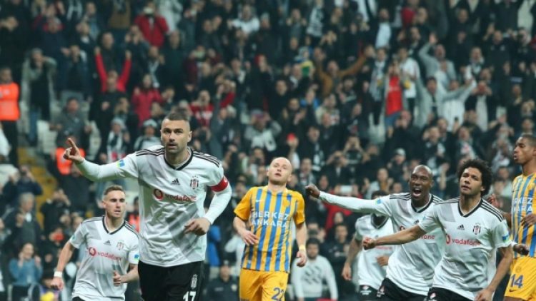 Beşiktaş Galatasaray derbisi öncesi moral buldu: İki gol, üç puan