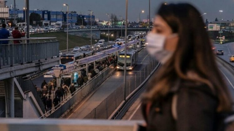 Koronavirüs nedeniyle İstanbul’da toplu ulaşımı kullanma oranı yüzde 17 azaldı