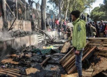 Sığınmacı kampında yangın çıktı: Bir çocuk hayatını kaybetti