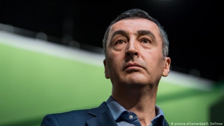 Cem Özdemir video ile duyurdu: Ben de koronavirüse yakalandım