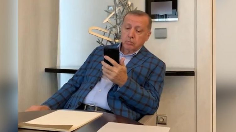 ‘Granada’daki ezanı dinlemek güzel ama koronadan ölenlerin selasını da duymak gerek’