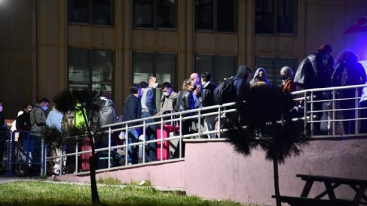 Özel yurtlar hizmet vermedikleri öğrencilerden para istiyor