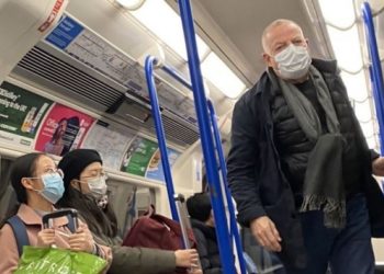 İngiltere’de bir günde 828 kişi öldü