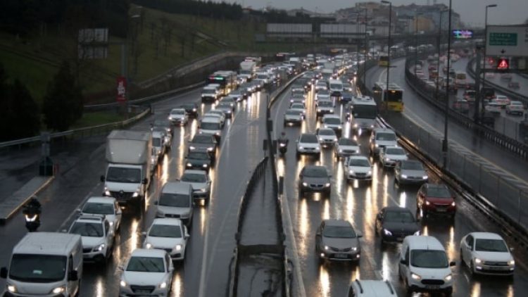 İstanbul ‘evde kalmıyor’