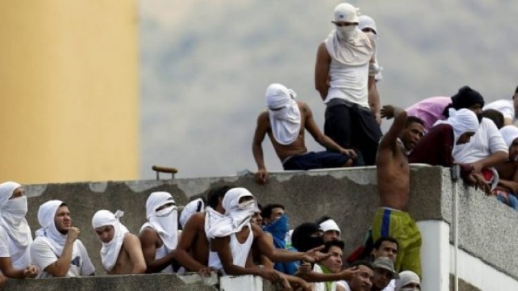 Cezaevindeki ‘yiyecek’ isyanında katliam yaşandı: 40 ölü 50 yaralı