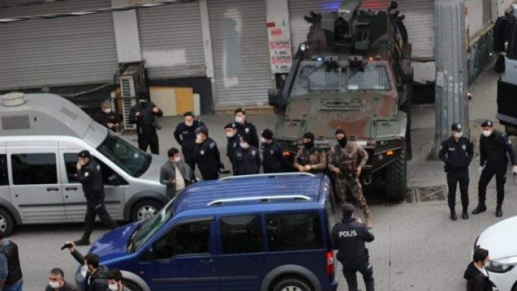 Gazi’de polis ablukası: İbrahim Gökçek’in vasiyetine uygun defnine izin yok