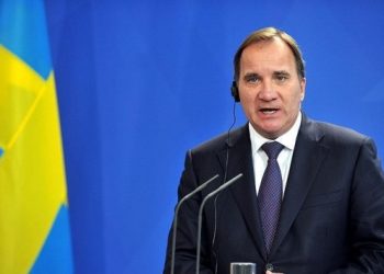 İsveç Başbakanı: Korona ırkçılık ve komplo teorilerini besliyor