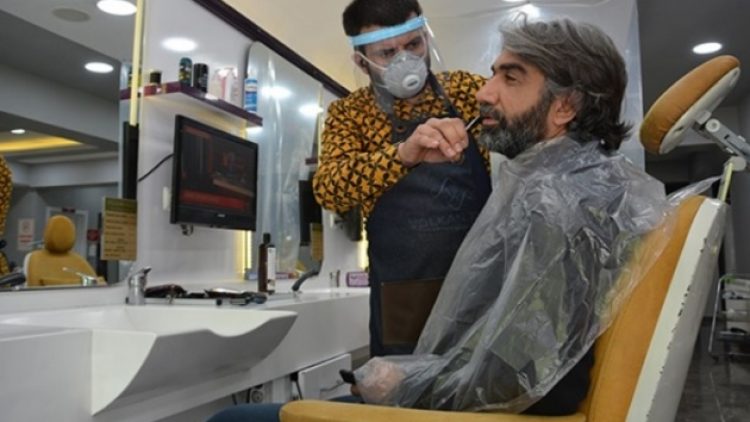 Berber ve kuaförler 50 gün sonra kepenk açtı!