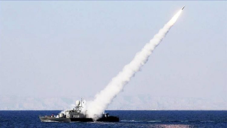 İran ordusu yanlışlıkla kendi gemisini vurdu: 19 ölü!