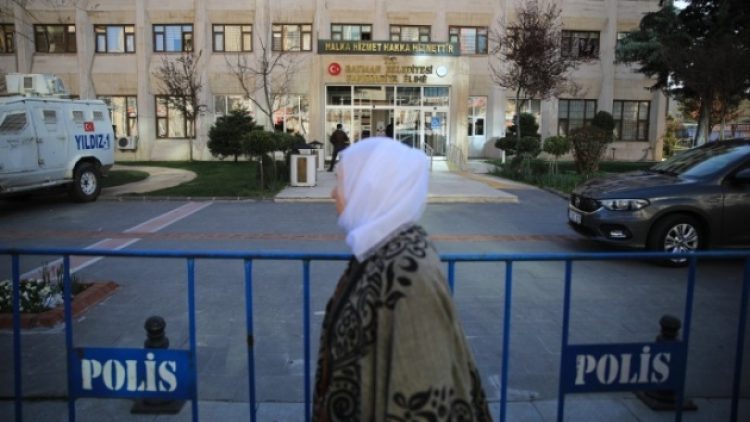 HDP’nin kazandığı 65 belediyeden 45’ine kayyum atandı