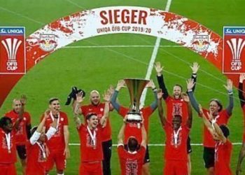 Avrupa’da bir ilk… Salzburg’un sosyal mesafeli kupa sevinci