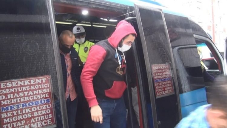 ‘Normalleşme’ manzaraları: Minibüslerde ‘yüzde 50’ kuralı hiçe sayıldı