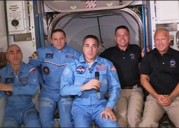 Astronotlar Crew Dragon kapsülünden Uluslararası Uzay İstasyonu’na geçti