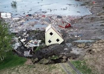 Norveç’te 8 binanın denize sürüklendiği heyelanın görüntüleri ortaya çıktı