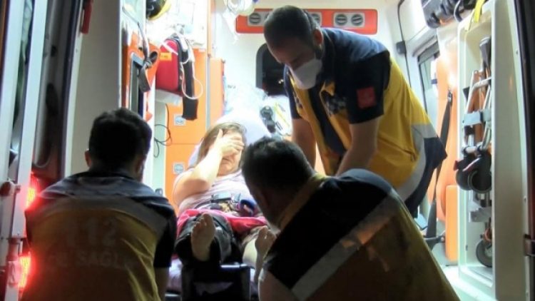 Eşinin bıçakla saldırdığı kadın ölmemek için pencereden atladı