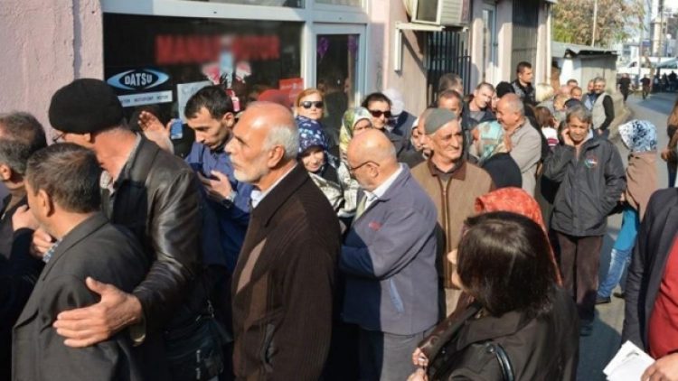 Emekliler: Bayram ikramiyeleri enflasyona endekslensin