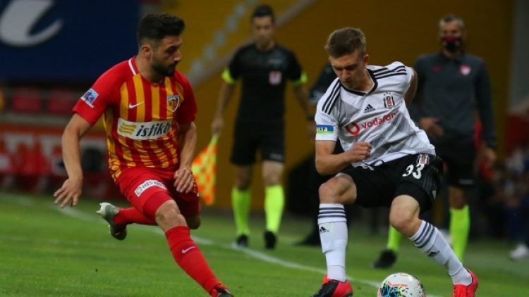 Düşme potasındaki Kayseri evinde Beşiktaş’ı 3-1 mağlup etti