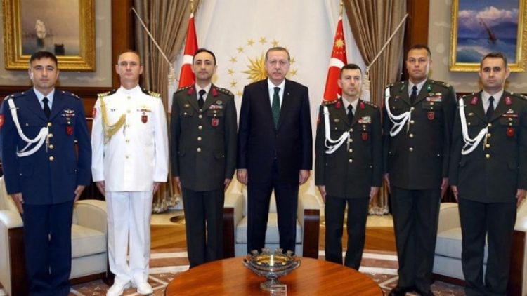 15 Temmuz’da Erdoğan’ın yerini söyleyen 3 yaver tahliye edildi
