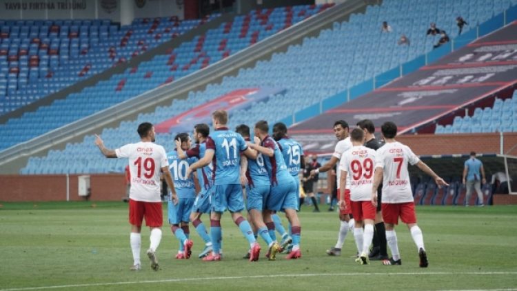 Trabzonspor, şampiyonluk yarışında ağır yara aldı!