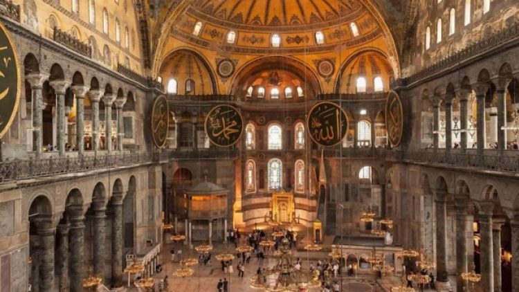 İbrahim Kalın: Ayasofya’nın mozaikleri perdeyle kapatılacak