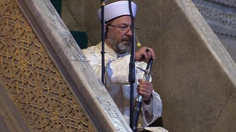 Ali Erbaş’ın ‘lanet’i Diyanet’in internet sitesinden kaldırıldı!