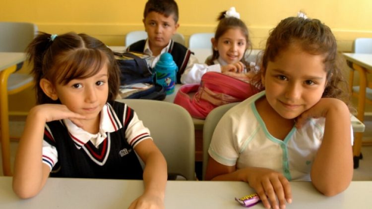 Korona’dan dolayı okullar açılmayabilir