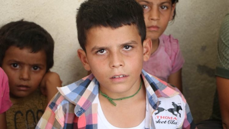 10 yaşındaki Hüseyin ailesine para bulabilmek için evden kaçtı