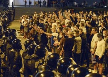 Belarus’ta binlerce eylemci sokakta