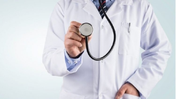 Aile hekimleri maaş kesintisine isyan etti!