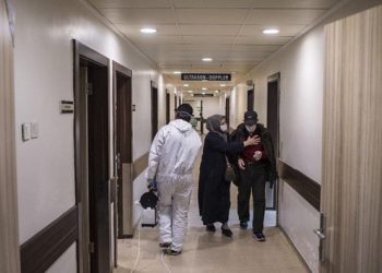 Covid-19 tedavisi görenlerin isim ve adresleri sızdırıldı