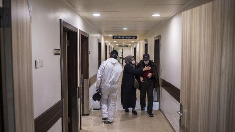 Covid-19 tedavisi görenlerin isim ve adresleri sızdırıldı