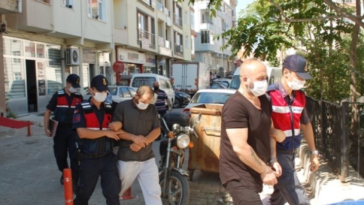 Cami imamı kaçak silah ticaretinden tutuklandı!