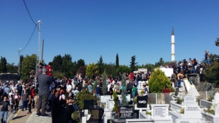 Ebru Timtik, toprağa verildi