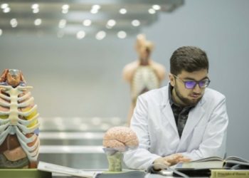 8 tıp fakültesinin akademik kadrosu yok!