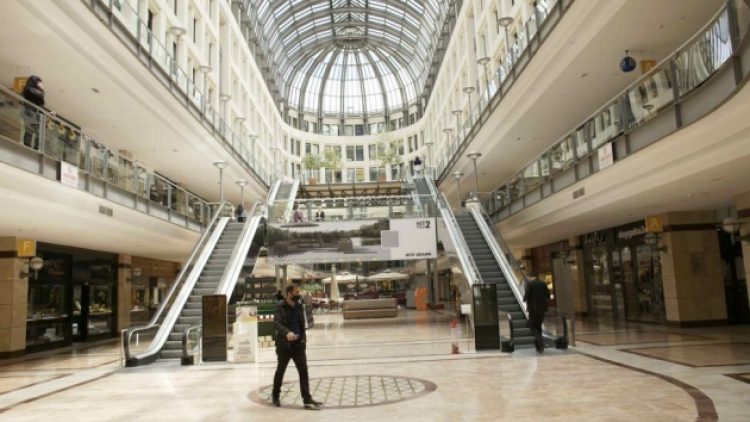 AVM’ler kepenk indirmeye başladı